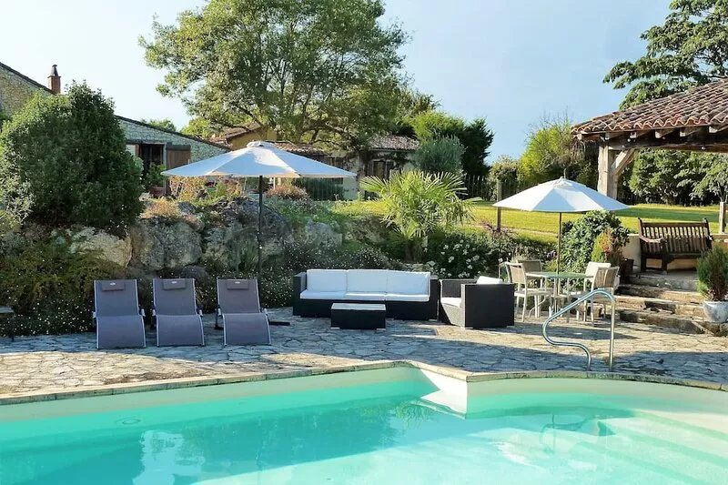 Charming Country Cottage With Large Heated Pool In Monbazillac, near Bergerac