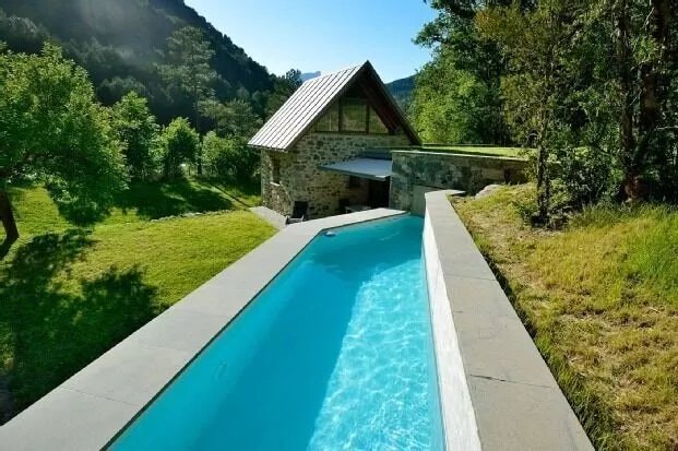 Self catering O Molín de L'Irués y A Ceresera for 4 people