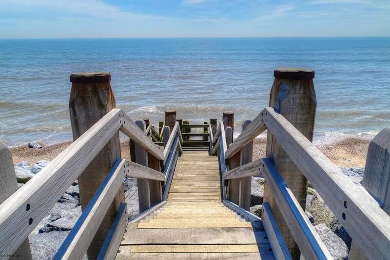 Coastguards Beach House -  a cottage that sleeps 7 guests  in 2 bedrooms