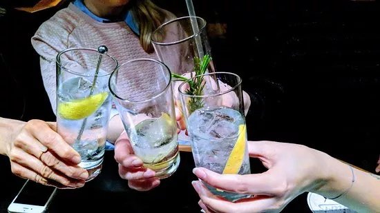 Juri's Cocktail & Wine Bar
