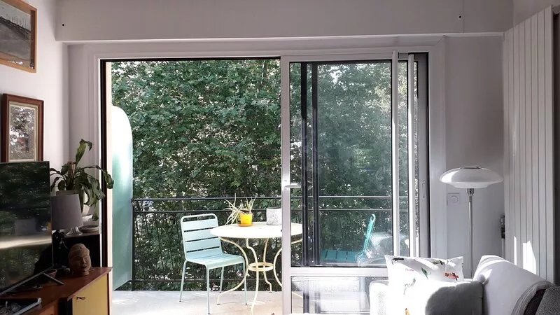 5 pers. 3 rooms 70 m2 in luxury building, 1 mn from RER and Vincennes woods
