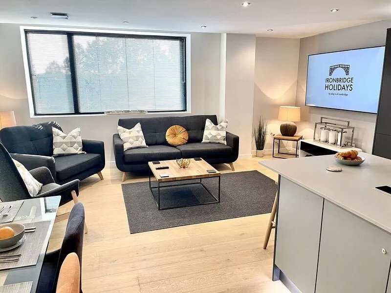 Apartment Twelve: Modern Living Steps from the Cen