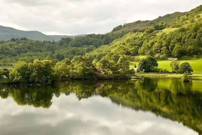 Newly refurbished 2 bedroom, 2 bathroom apartment right in the heart of Grasmere