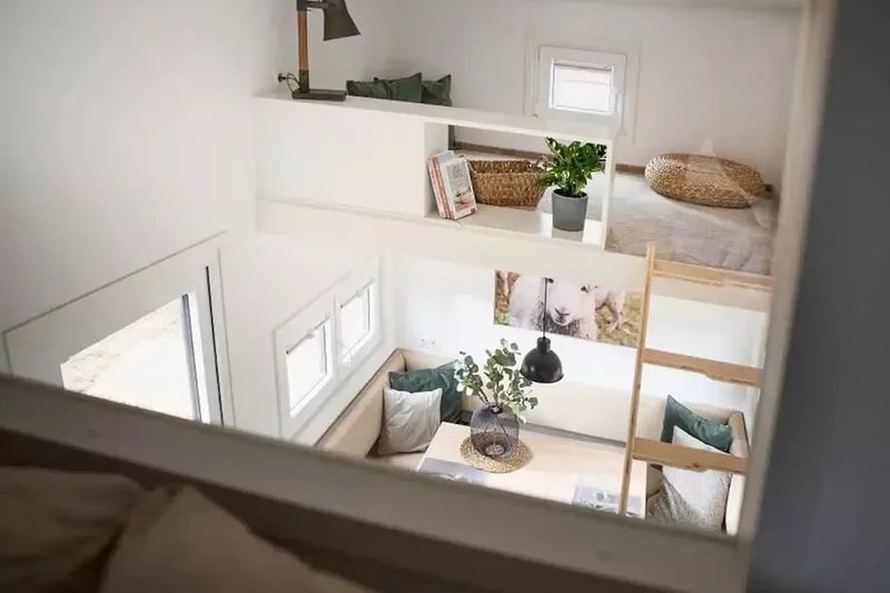 Holiday Home 'Tiny House Raum Käpsele' with Private Terrace, Wi-Fi and Air