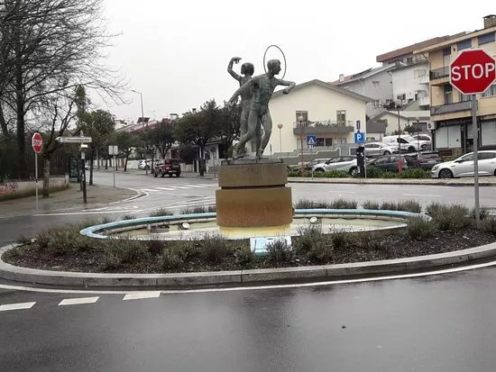 Estatua A Juventude