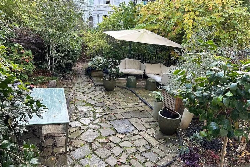 Notting Hill Enchanting 3-bedroom maisonette with private and communal garden.