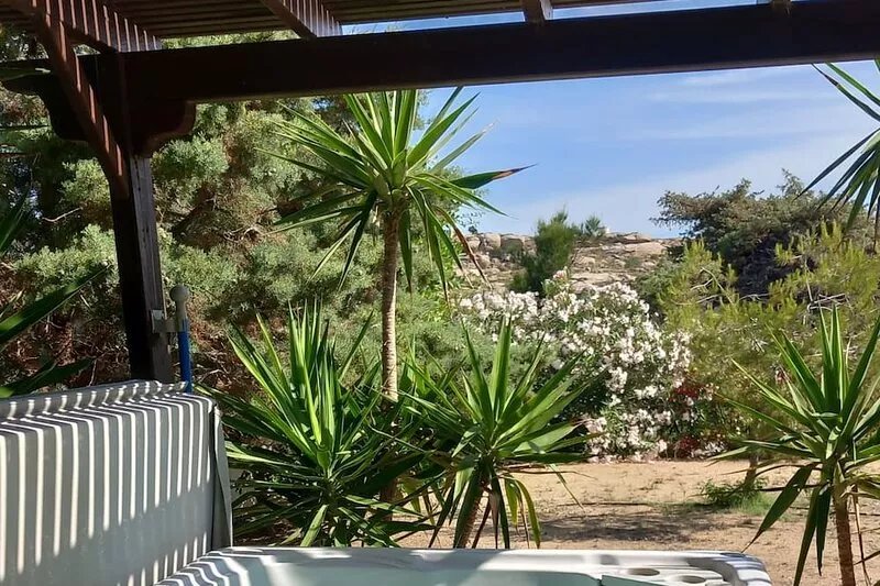 Three bedroom villa with 2.5 bathrooms, sea view, private hot tub, breakfast