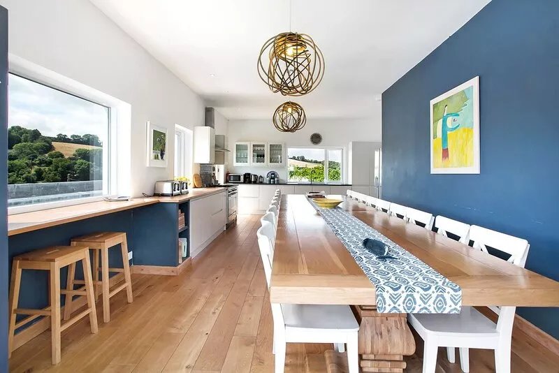 Large Luxury House with Heated Pool, Hot Tub, Cinema close to coast near Shaldon