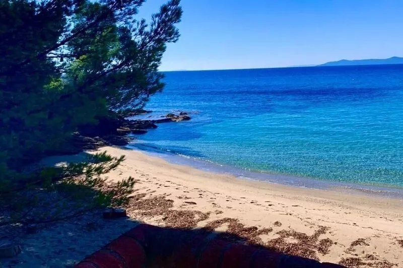 Charming stone farmhouse with private access to Bonporteau beach