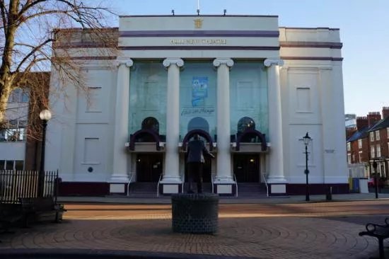 Hull New Theatre