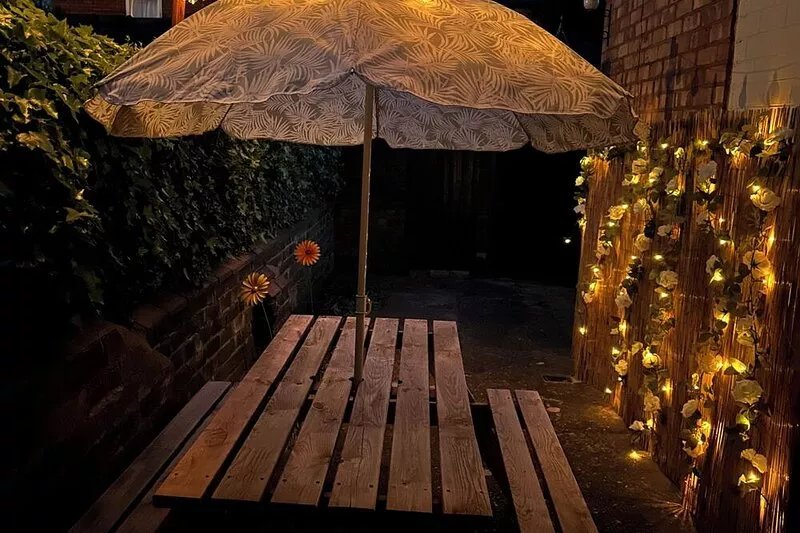 Book your stay near Bailgate the heart of Lincoln!