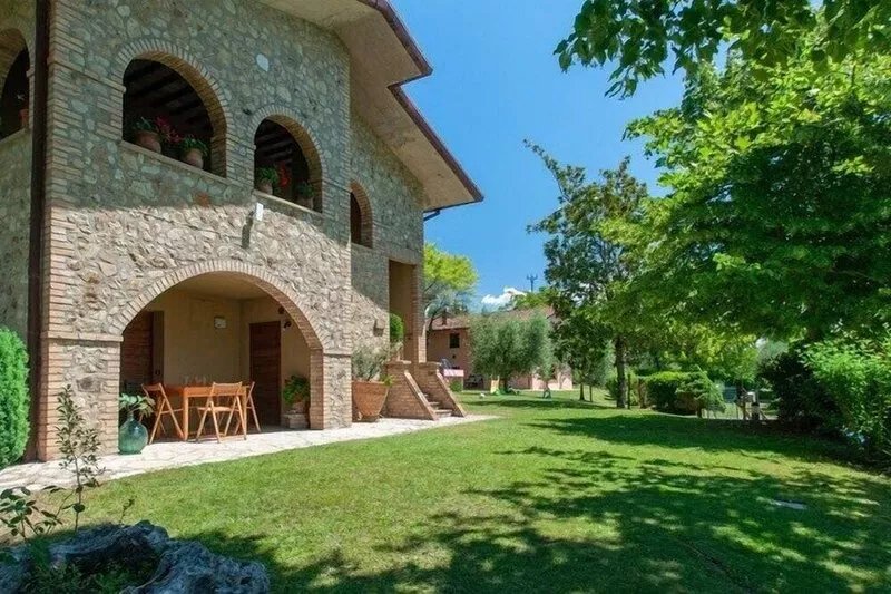 Agriturismo Il Poggio, two houses sharing a pool, Casa Pietra