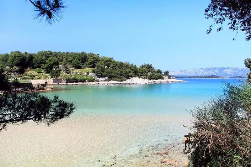 One bedroom apartment near beach Jelsa, Hvar (A-22256-c)