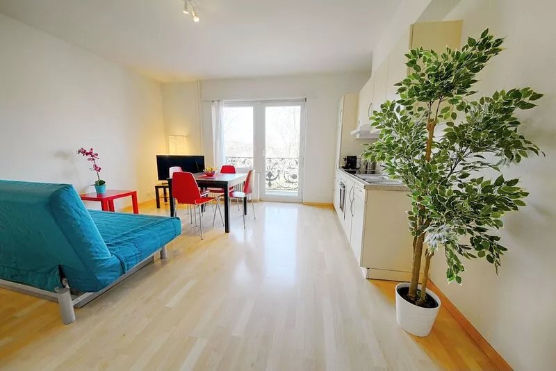 ZH Kuenzli - Stauffacher HITrental Apartment