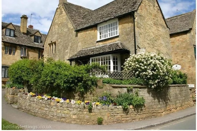 Grade II Listed Cotswolds Self Catering Accommodation. VisitEngland 4****