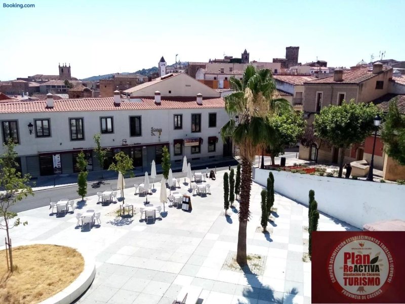 Apartamentos Turisticos La Garza