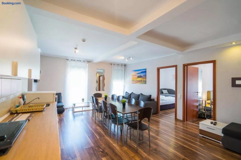 Riviera Apartmanhaz