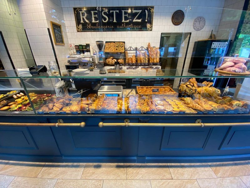 RESTEZ a table