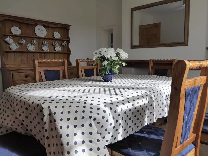 Spacious House 3 ensuite bedrooms, sleeps 6, Centre of Helmsley, Pet friendly,