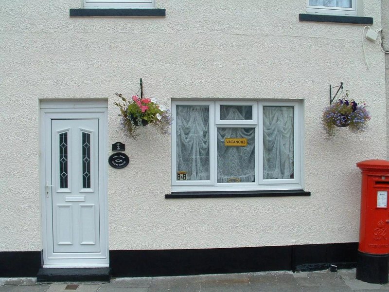 Col-Mar Guest House