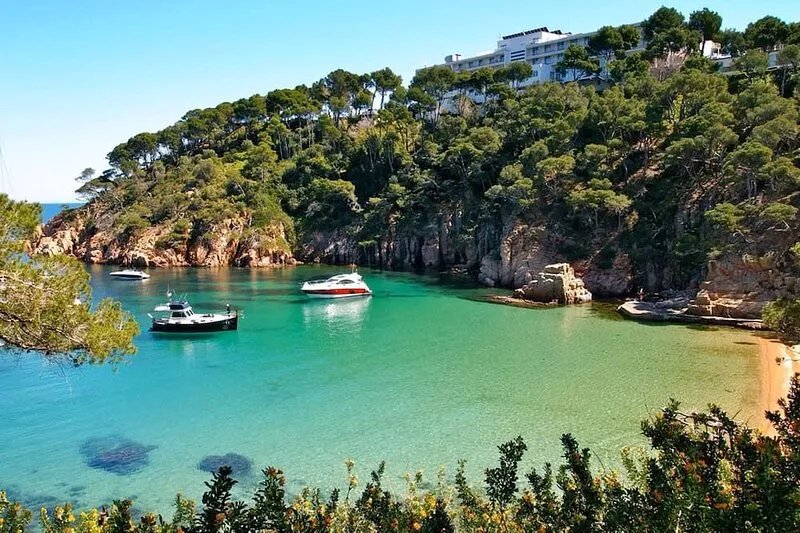 Magnificent house in Begur with private pool and garden