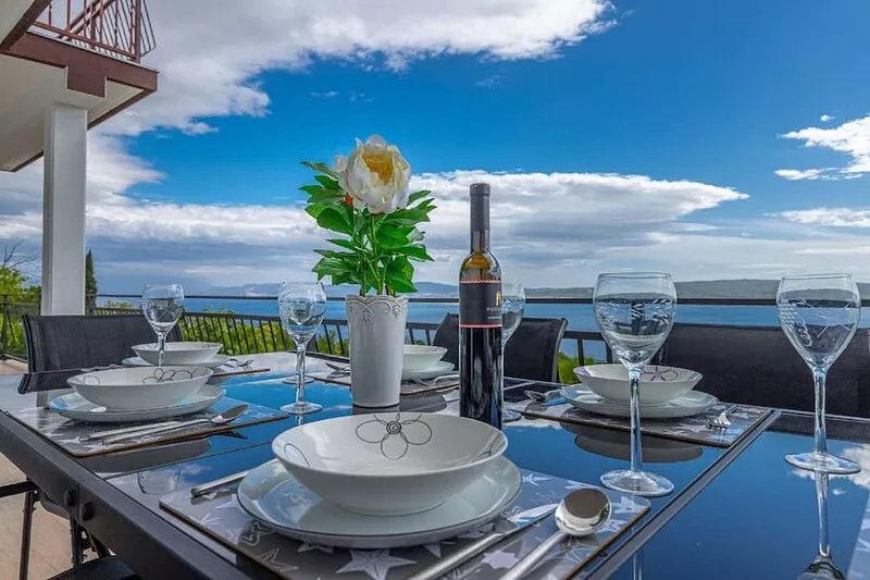 Luxurious Apartment in Dramalj with Swimming Pool