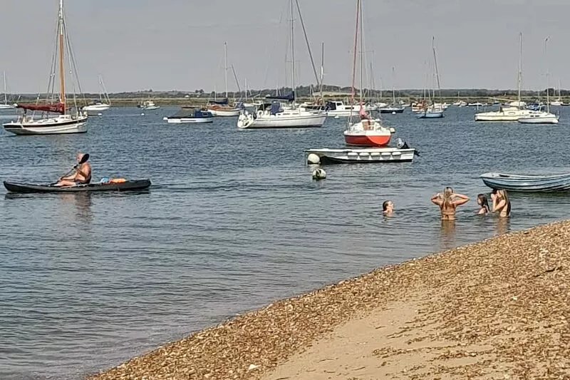 Island Cottage, Mersea Island . Beach /waterside area.