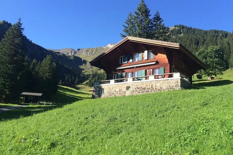 Family friendly, charming, traditional Swiss Alpine Chalet