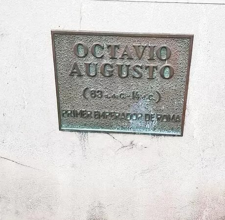 Estatua Del Emperador Octavio Augusto