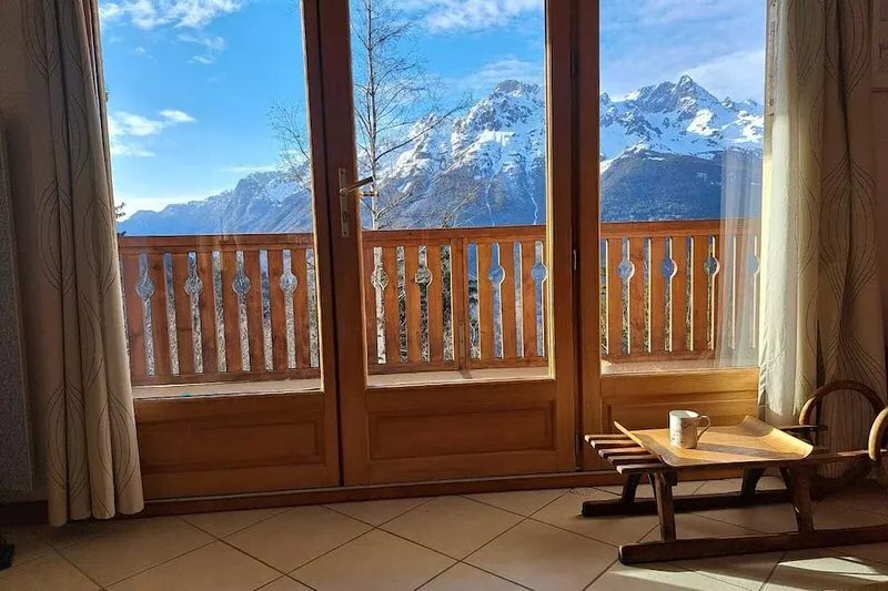 NEW-spacious apartment with a stunning view on the mountains - max of 8 pers