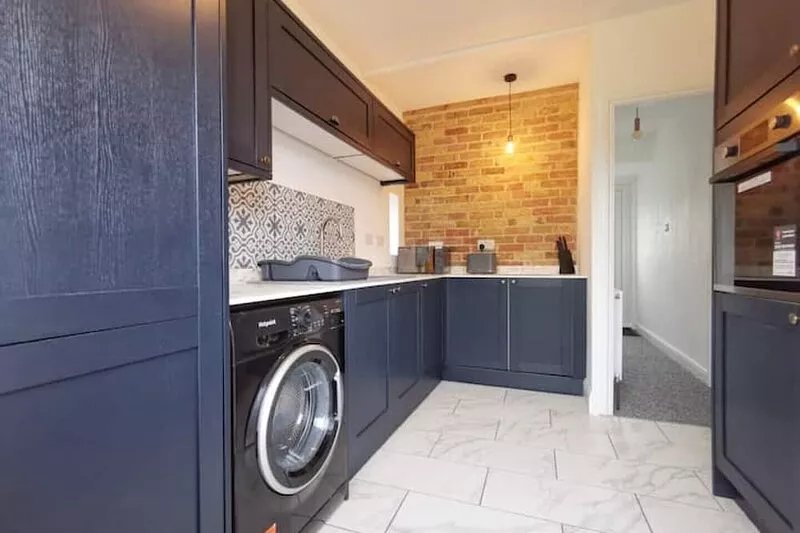 3 bed house, 5 minutes from the beach