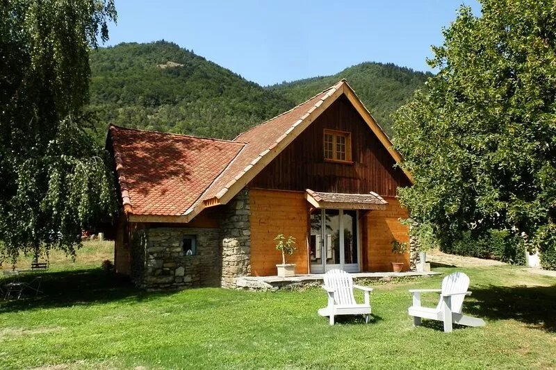 Charming chalet near Lake Monteynard and Gresse en Vercors resort