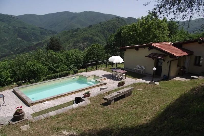 Small Private Villa  In Hill Village,Pool & garden,Bagni di Lucca, Tuscany Ital