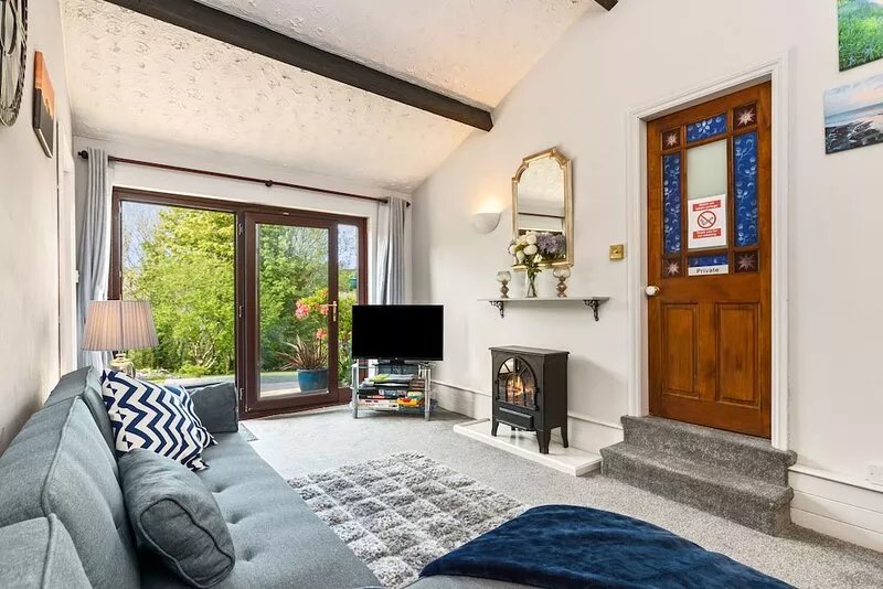 The Hollies - Close to Beach, Parking, EV Charger
