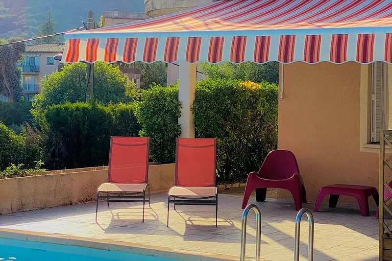 Apartment-Villa Californienne 50 M2-Pool,Garage,Shops&old town on foot