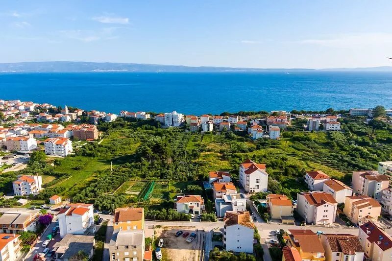 Holiday villa with swimming pool, jacuzzi, 5 minutes from the beach