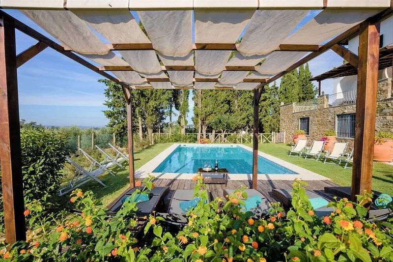 Charming Villa Torre in Chianti, 8 ensuite bedrooms, pool, Florence, Wi-Fi