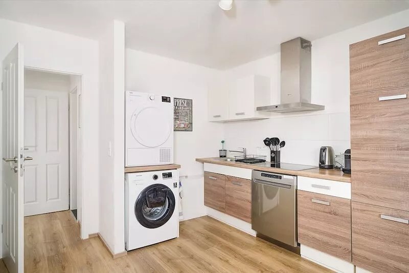 Cozy attic apartment - central location & Netflix & parking space