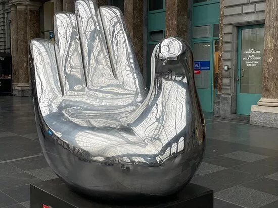 Hand Of Peace Statue