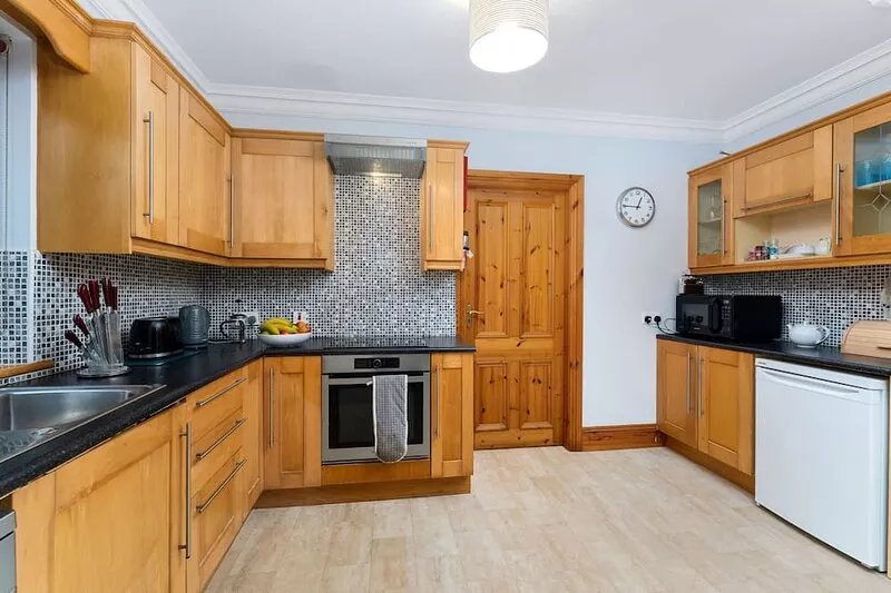 Cottage 425 - Clifden - sleeps 9 guests  in 5 bedrooms