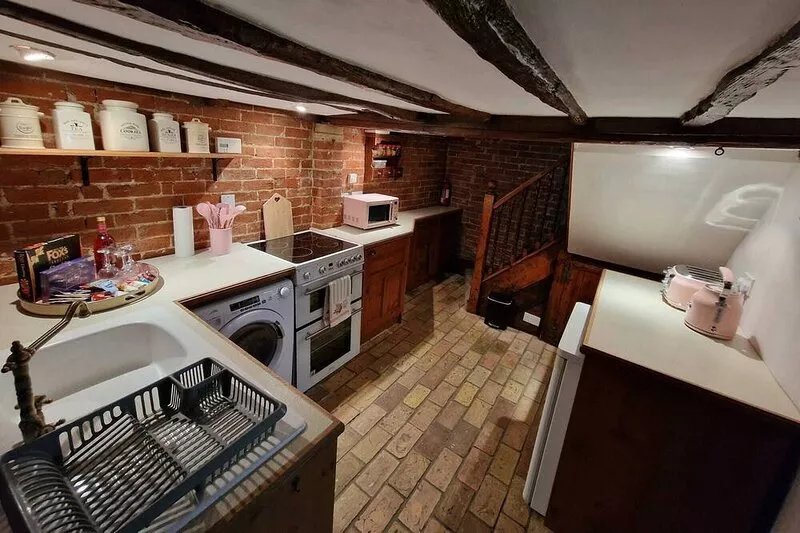 Honey Horsefield Grade ll 1650 Thatched Cottage