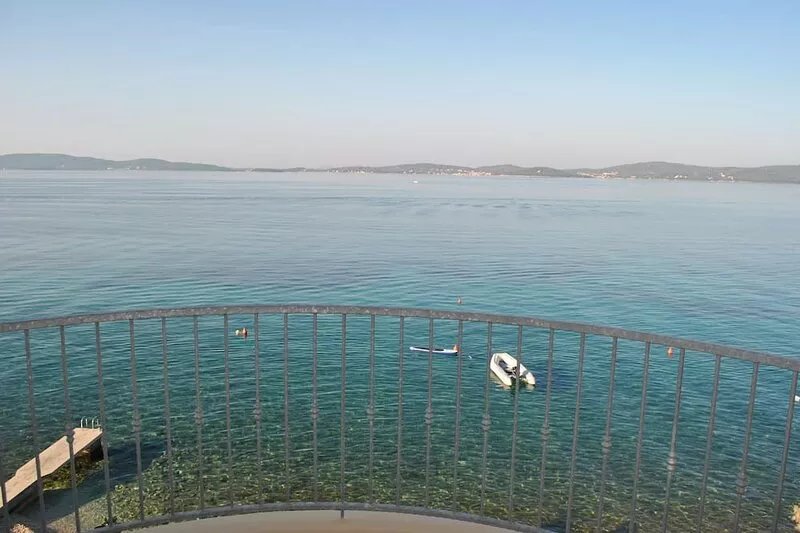 Direct Seaside Living At It's Best