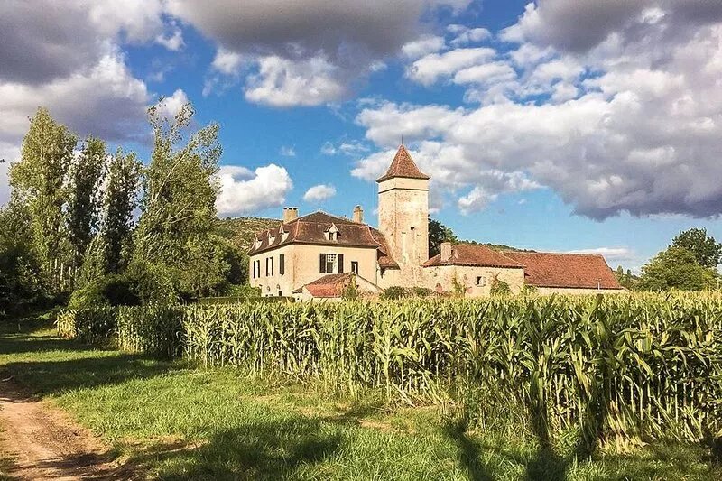 Historic manor house 50 m from the River Lot