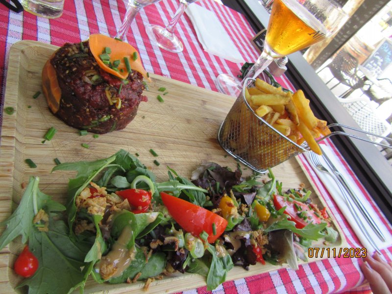 Le Bistro