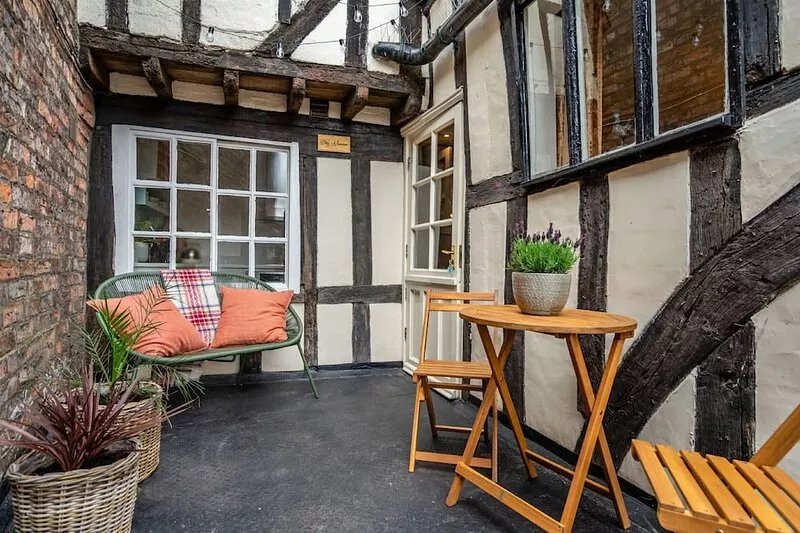 Chez Mannion -  a family break that sleeps 6 guests  in 3 bedrooms