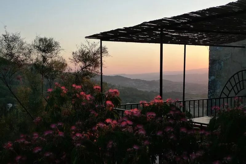House with character, MAGNIFICENT VIEW on Luberon, PANORAMIC TERRACE, Gardens
