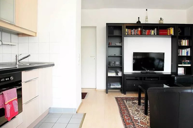 Nice, centrally located apartments in Cologne, streetcar stop in front of the