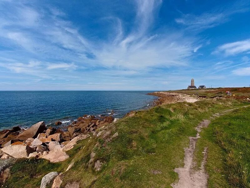 Norman house close to the sea, amenities, and main attractions