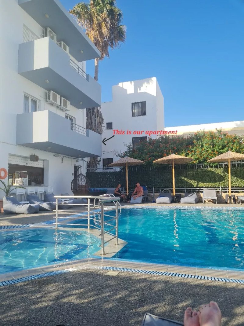 JP Pool & Apartments
