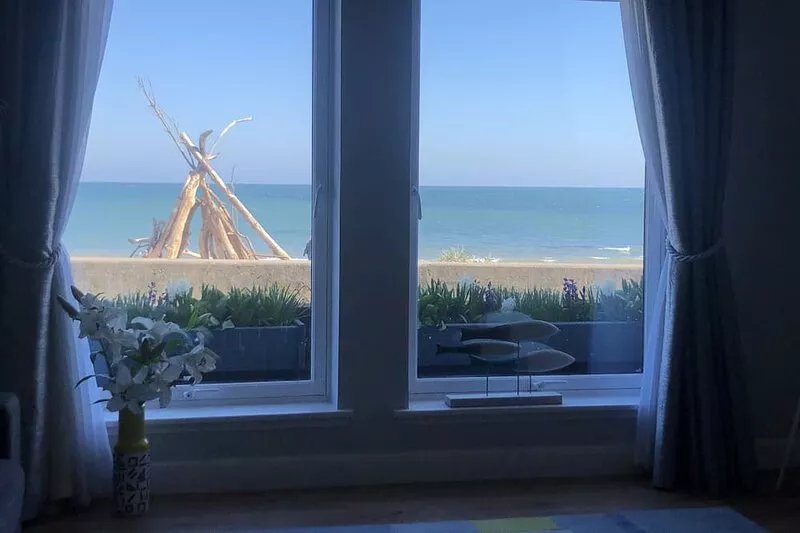 STONEHAVEN SEASIDE LOCATION - AMAZING UNINTERRUPTED PANORAMIC VIEWS
